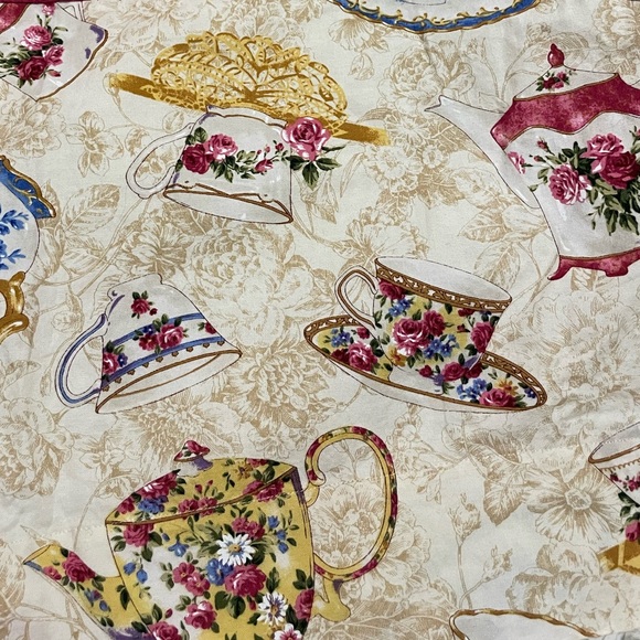 VTG Tea Party Theme Apron - Picture 3 of 3